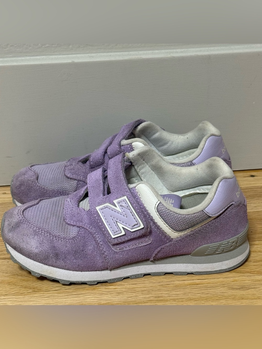 New Balance 574 HOOK & LOOP Purple Little Girls 2 suede sneaker athletic